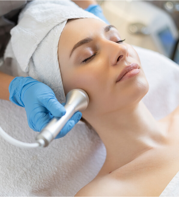 Aesthetic provider Chattanooga TN performing facial injection treatment
