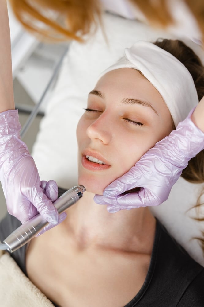 DiamondGlow facial treatment in Chattanooga TN for glowing skin